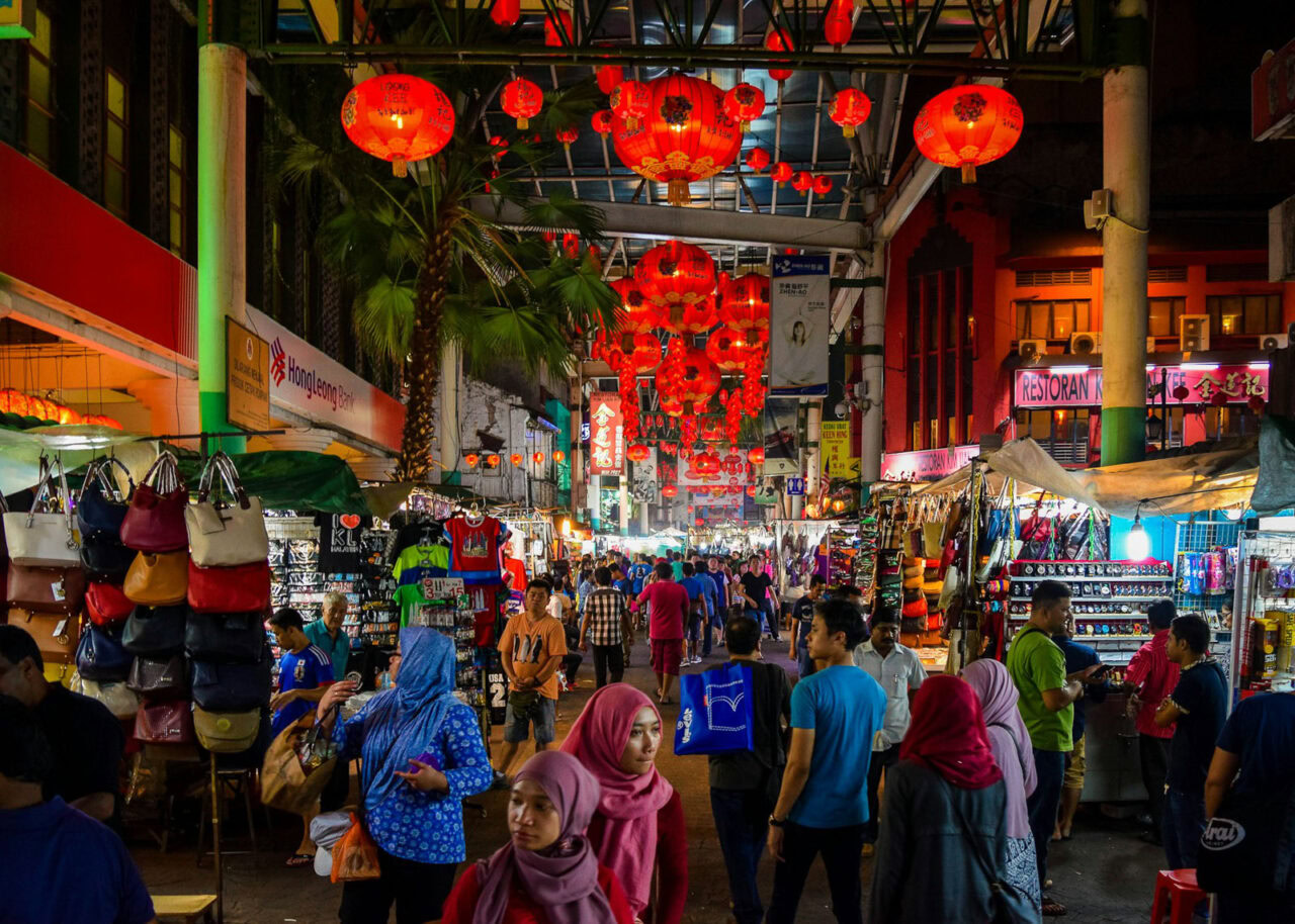 shoppping-street-kl-1280x914-1 Crowded shopping street in Kuala Lumpur at night