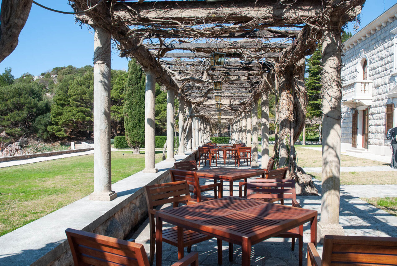 villa-milocer-restaurant-1280x857-1 Villa Milocer Restaurant Sveti Stefan
